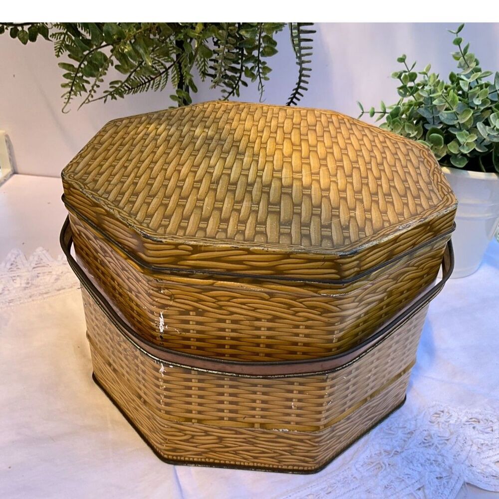 Basket weave tin Loose Wiles Biscuit tin Vintage handled tin must see - Picture 2 of 7